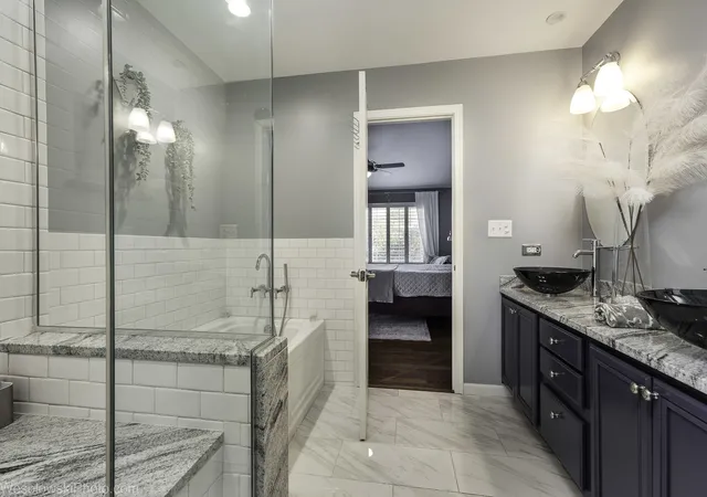 Photo 3 of Townhouse for sale at 124 Remington Dr, St. Charles, IL 60175 | MLS# 12795423 | Listing updated on 2026-10-29