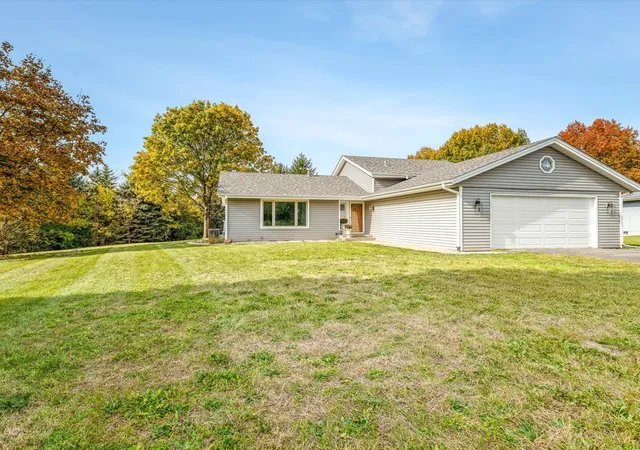 Photo 1 of Single family home for sale at 9538 Twin Deer Run, Roscoe, IL 61073 | MLS# 12795435 | Listing updated on 2026-10-30