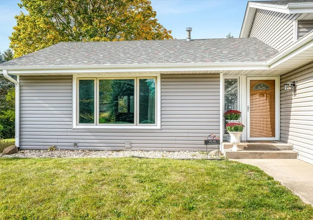 Photo 3 of Single family home for sale at 9538 Twin Deer Run, Roscoe, IL 61073 | MLS# 12795435 | Listing updated on 2026-10-30