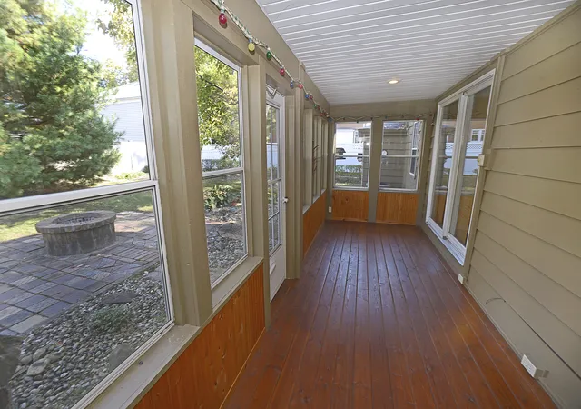 Photo 4 of Single family home for sale at 670 Ottawa Ave, Ottawa, IL 61350 | MLS# 12795447 | Listing updated on 2026-10-28