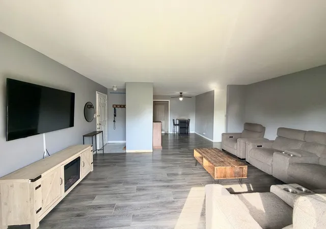 Photo 2 of Condo for sale at 5723 129th Street #8E, Crestwood, IL 60418 | MLS# 12795473 | Listing updated on 2026-10-28
