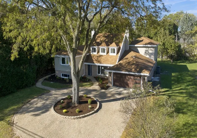 Photo 2 of Single family home for sale at 604 E Camp Mcdonald Rd, Prospect Heights, IL 60070 | MLS# 12795491 | Listing updated on 2026-10-29