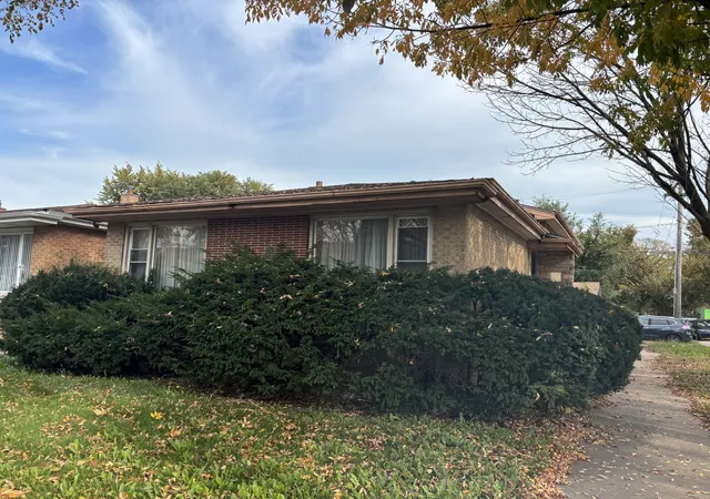 Photo 2 of Single family home for sale at 9059 S Jeffery Blvd, Chicago, IL 60617 | MLS# 12795523 | Listing updated on 2026-10-29
