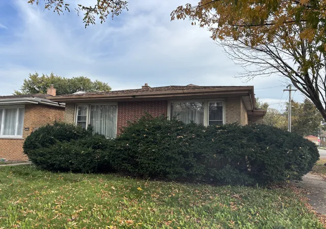 Photo 3 of Single family home for sale at 9059 S Jeffery Blvd, Chicago, IL 60617 | MLS# 12795523 | Listing updated on 2026-10-29