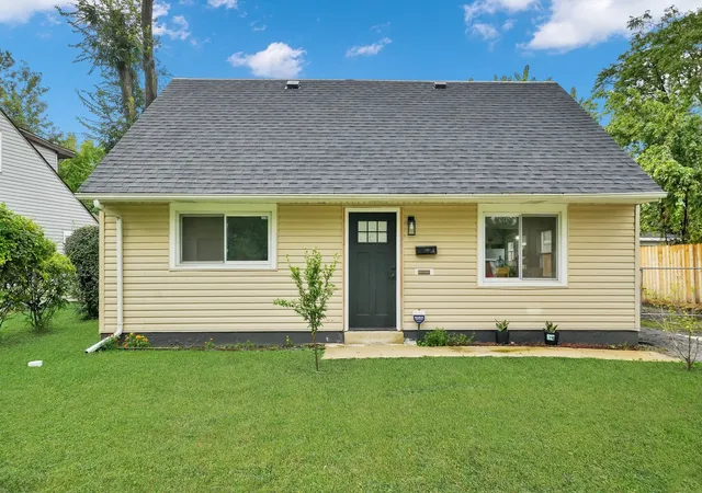 Photo 2 of Single family home for sale at 269 Arrowhead St, Park Forest, IL 60466 | MLS# 12795535 | Listing updated on 2026-10-28