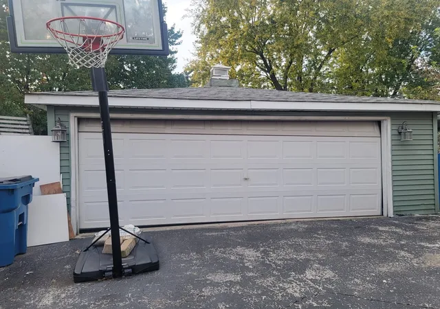 Photo 15 of Single family home for sale at 14448 S Kildare Ave, Midlothian, IL 60445 | MLS# 12795540 | Listing updated on 2026-10-29