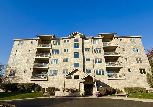 Photo 1 of Condo for sale at 11131 Waters Edge Dr #4B, Orland Park, IL 60467 | MLS# 12795552 | Listing updated on 2026-10-29