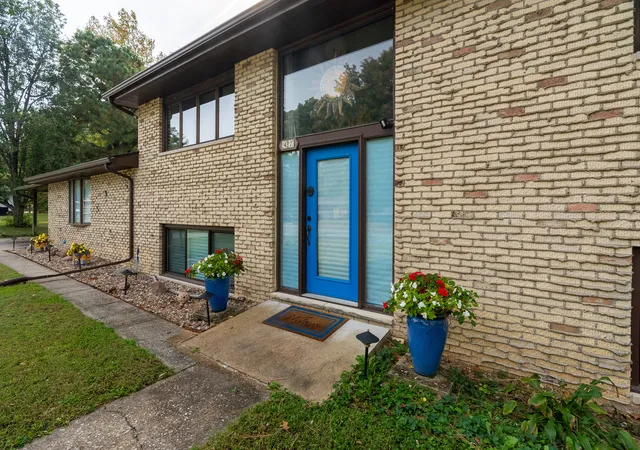 Photo 4 of Single family home for sale at 47 Spring Arbor Dr, Carbondale, IL 62902 | MLS# 12795564 | Listing updated on 2026-10-28