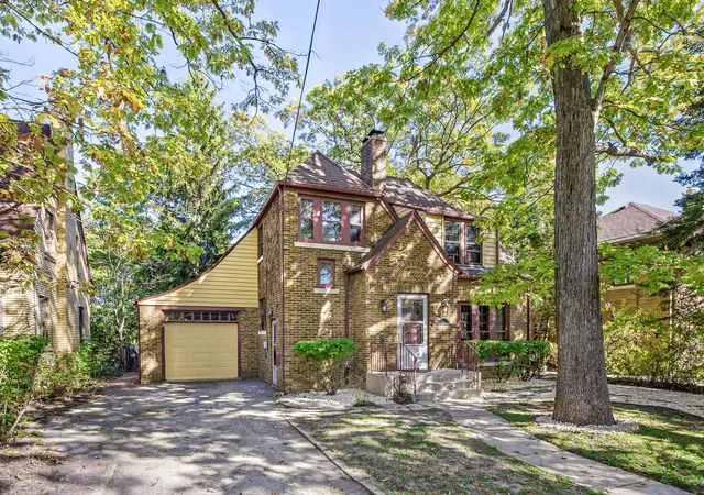 Single family home for sale at 1006 Rogers Ct, Waukegan, IL 60085 | MLS# 12795568