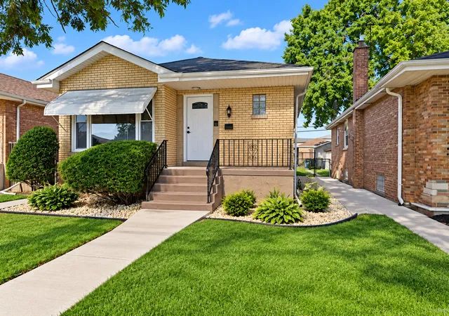Single family home for sale at 12334 S Loomis St, Calumet Park, IL 60827 | MLS# 12795574