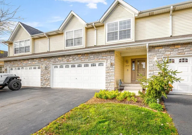 Photo 2 of Townhouse for sale at 3414 N Bell School Rd #4, Rockford, IL 61114 | MLS# 12795575 | Listing updated on 2026-10-27