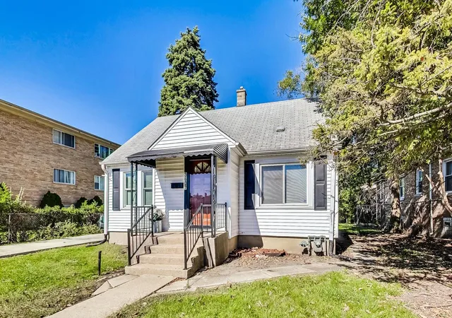 Photo 2 of Single family home for sale at 3607 Adams St, Bellwood, IL 60104 | MLS# 12795585 | Listing updated on 2026-10-29