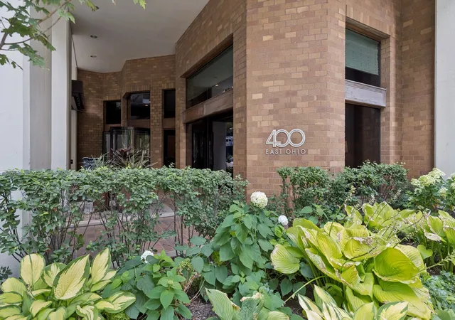 Photo 2 of Condo for sale at 400 E Ohio St #403, Chicago, IL 60611 | MLS# 12795588 | Listing updated on 2026-10-27