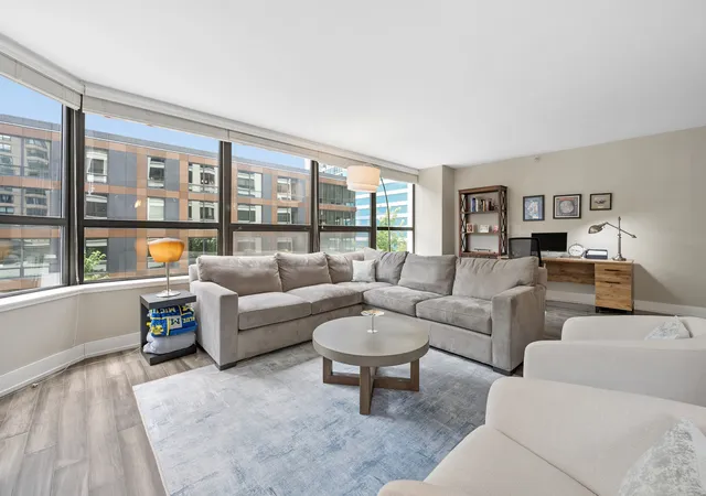 Photo 4 of Condo for sale at 400 E Ohio St #403, Chicago, IL 60611 | MLS# 12795588 | Listing updated on 2026-10-27