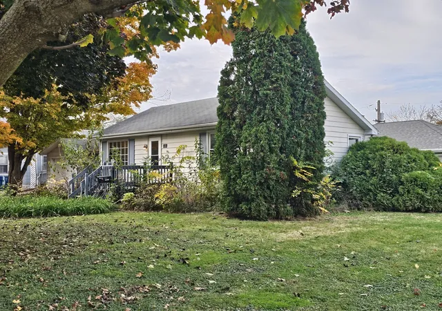 Photo 2 of Single family home for sale at 222 Renfrew Ave, Dwight, IL 60420 | MLS# 12795589 | Listing updated on 2026-10-29
