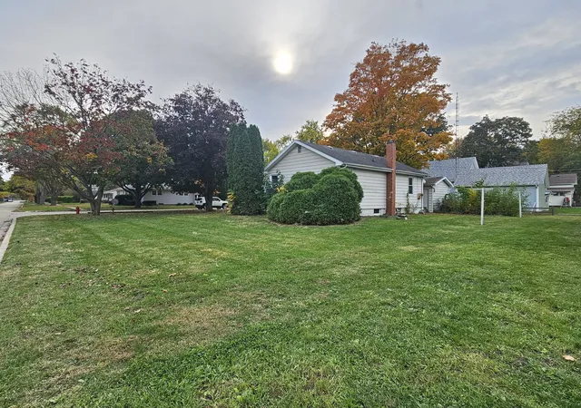 Photo 3 of Single family home for sale at 222 Renfrew Ave, Dwight, IL 60420 | MLS# 12795589 | Listing updated on 2026-10-29