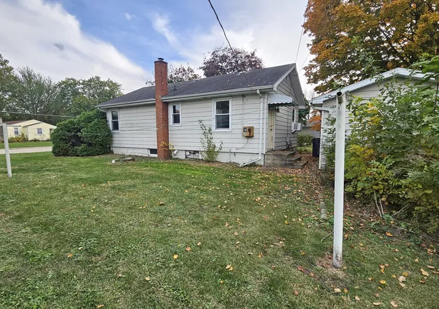 Photo 3 of Single family home for sale at 222 Renfrew Ave, Dwight, IL 60420 | MLS# 12795589 | Listing updated on 2026-10-29