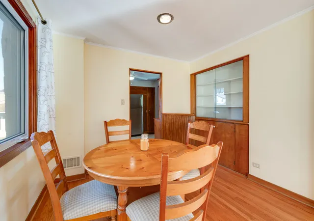 Photo 4 of Single family home for sale at 3930 W 98th Street, Evergreen Park, IL 60805 | MLS# 12795600 | Listing updated on 2026-10-30