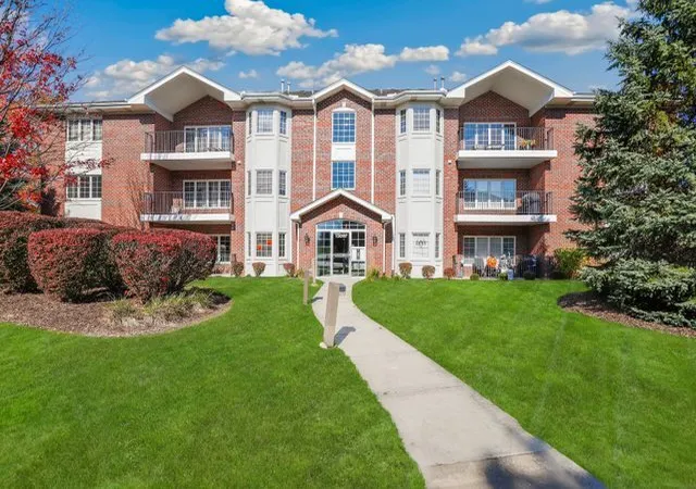 Condo for sale at 13097 Laurel Glen Ct #201, Palos Heights, IL 60463 | MLS# 12795612