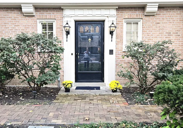 Photo 3 of Single family home for sale at 2929 Indianwood Rd, Wilmette, IL 60091 | MLS# 12795628 | Listing updated on 2026-10-29