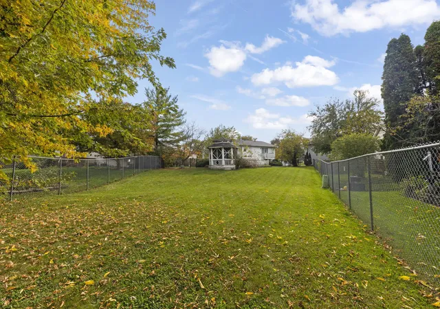 Photo 2 of Single family home for sale at 1330 Ironwood Ct, Aurora, IL 60506 | MLS# 12795654 | Listing updated on 2026-10-29