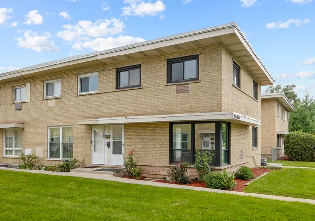 Photo 1 of Townhouse for sale at 1250 N Wheeling Rd, Mount Prospect, IL 60056 | MLS# 12795659 | Listing updated on 2026-10-29