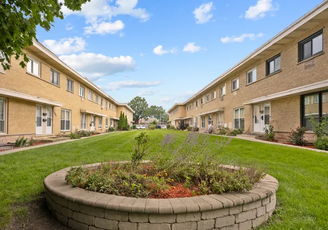 Photo 3 of Townhouse for sale at 1250 N Wheeling Rd, Mount Prospect, IL 60056 | MLS# 12795659 | Listing updated on 2026-10-29