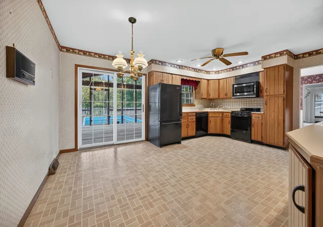 Photo 2 of Single family home for sale at 15871 Kingswood Dr, Bloomington, IL 61705 | MLS# 12795675 | Listing updated on 2026-10-30