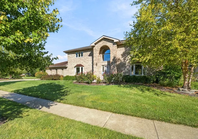 Photo 2 of Single family home for sale at 500 Westwood Dr, Shorewood, IL 60404 | MLS# 12795681 | Listing updated on 2026-10-30