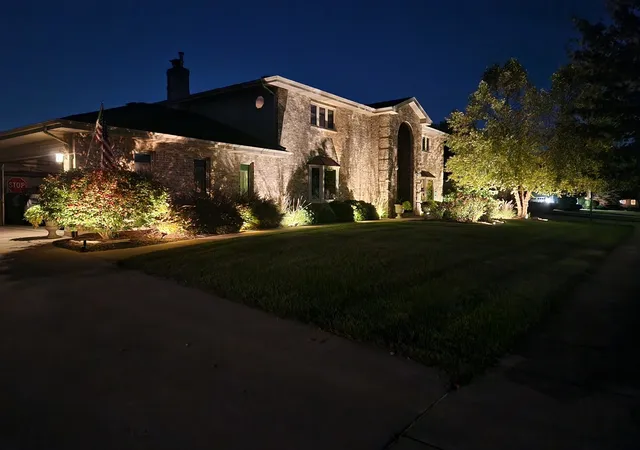 Photo 4 of Single family home for sale at 500 Westwood Dr, Shorewood, IL 60404 | MLS# 12795681 | Listing updated on 2026-10-30