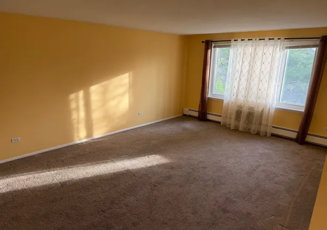 Photo 4 of Condo for sale at 1500 Robin Cir #405, Hoffman Estates, IL 60169 | MLS# 12795683 | Listing updated on 2026-10-28