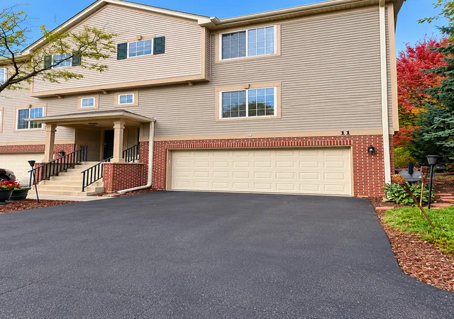 Townhouse for sale at 11 Monarch Dr, Streamwood, IL 60107 | MLS# 12795715