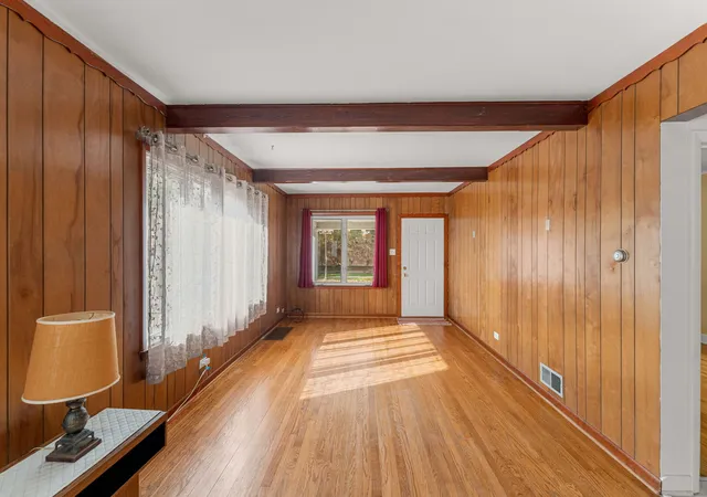 Photo 4 of Single family home for sale at 9543 S 51st Avenue, Oak Lawn, IL 60453 | MLS# 12795717 | Listing updated on 2026-10-29