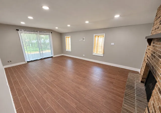 Photo 3 of Single family home for sale at 310 N Illinois Ave, Glenwood, IL 60425 | MLS# 12795718 | Listing updated on 2026-10-28