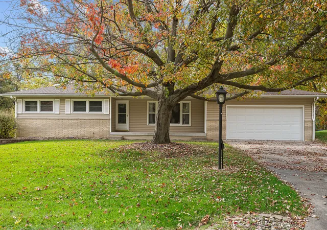Photo 1 of Single family home for sale at 3720 Hazelcrest Dr, East Moline, IL 61244 | MLS# 12795722 | Listing updated on 2026-10-29