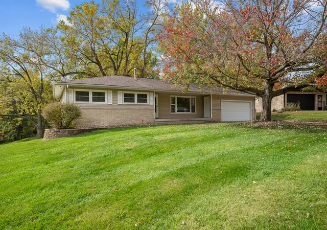 Photo 2 of Single family home for sale at 3720 Hazelcrest Dr, East Moline, IL 61244 | MLS# 12795722 | Listing updated on 2026-10-29