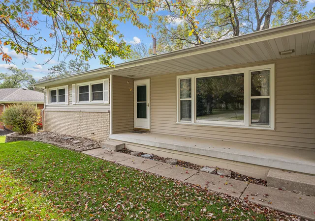 Photo 3 of Single family home for sale at 3720 Hazelcrest Dr, East Moline, IL 61244 | MLS# 12795722 | Listing updated on 2026-10-29