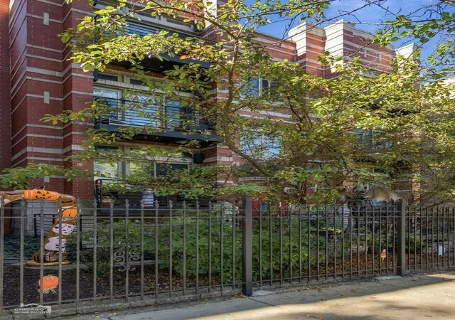 Photo 2 of Condo for sale at 4226 N Ashland Ave #4A, Chicago, IL 60613 | MLS# 12795744 | Listing updated on 2026-10-28