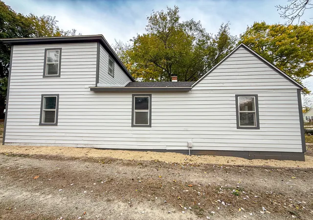 Photo 3 of Single family home for sale at 1506 10th Avenue, Rock Falls, IL 61071 | MLS# 12795755 | Listing updated on 2026-10-28