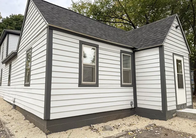 Photo 4 of Single family home for sale at 1506 10th Avenue, Rock Falls, IL 61071 | MLS# 12795755 | Listing updated on 2026-10-28