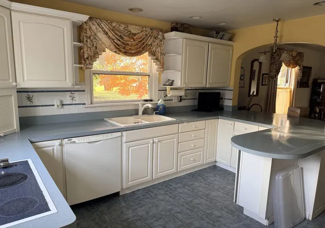Photo 3 of Single family home for sale at 10210 Corneils Rd, Plano, IL 60545 | MLS# 12795766 | Listing updated on 2026-10-29