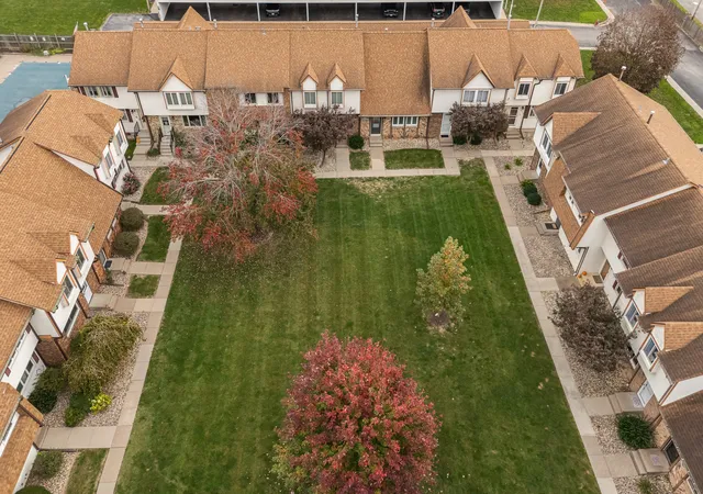 Photo 2 of Condo for sale at 4715 11th Street #9, East Moline, IL 61244 | MLS# 12795781 | Listing updated on 2026-10-29