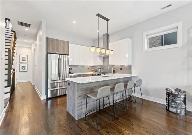 Listing Photo 1 - Condo for sale in building located at 825 N Wood St, Chicago, IL 60622 - Unit #3