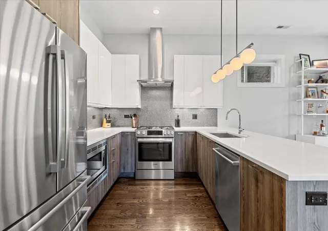 Photo 3 of Condo for sale at 825 N Wood St #3, Chicago, IL 60622 | MLS# 12795784 | Listing updated on 2026-10-29