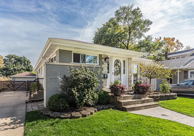 Single family home for sale at 217 S Owen St, Mount Prospect, IL 60056 | MLS# 12795786