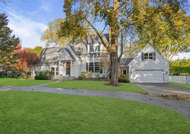 Photo 1 of Single family home for sale at 1139 N Patton Ave, Arlington Heights, IL 60004 | MLS# 12795804 | Listing updated on 2026-10-31