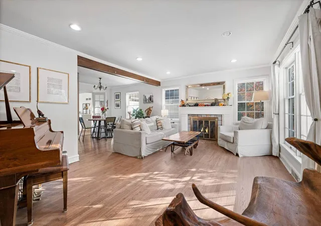 Photo 3 of Single family home for sale at 1139 N Patton Ave, Arlington Heights, IL 60004 | MLS# 12795804 | Listing updated on 2026-10-31