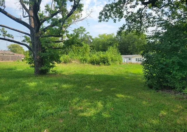 Photo 2 of Land for sale at 950 Apricot Ave, Mt Vernon, IL 62864 | MLS# 12795807 | Listing updated on 2026-10-28