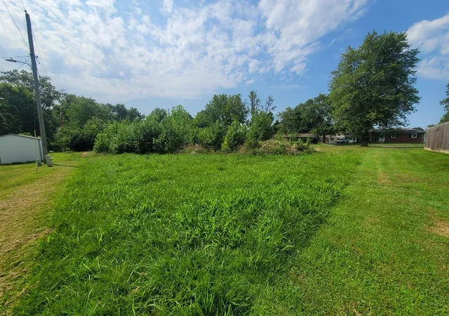 Photo 4 of Land for sale at 950 Apricot Ave, Mt Vernon, IL 62864 | MLS# 12795807 | Listing updated on 2026-10-28