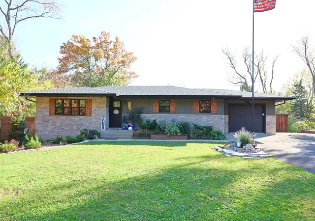 Photo 2 of Single family home for sale at 205 Coventry Ave, Spring Grove, IL 60081 | MLS# 12795841 | Listing updated on 2026-10-28